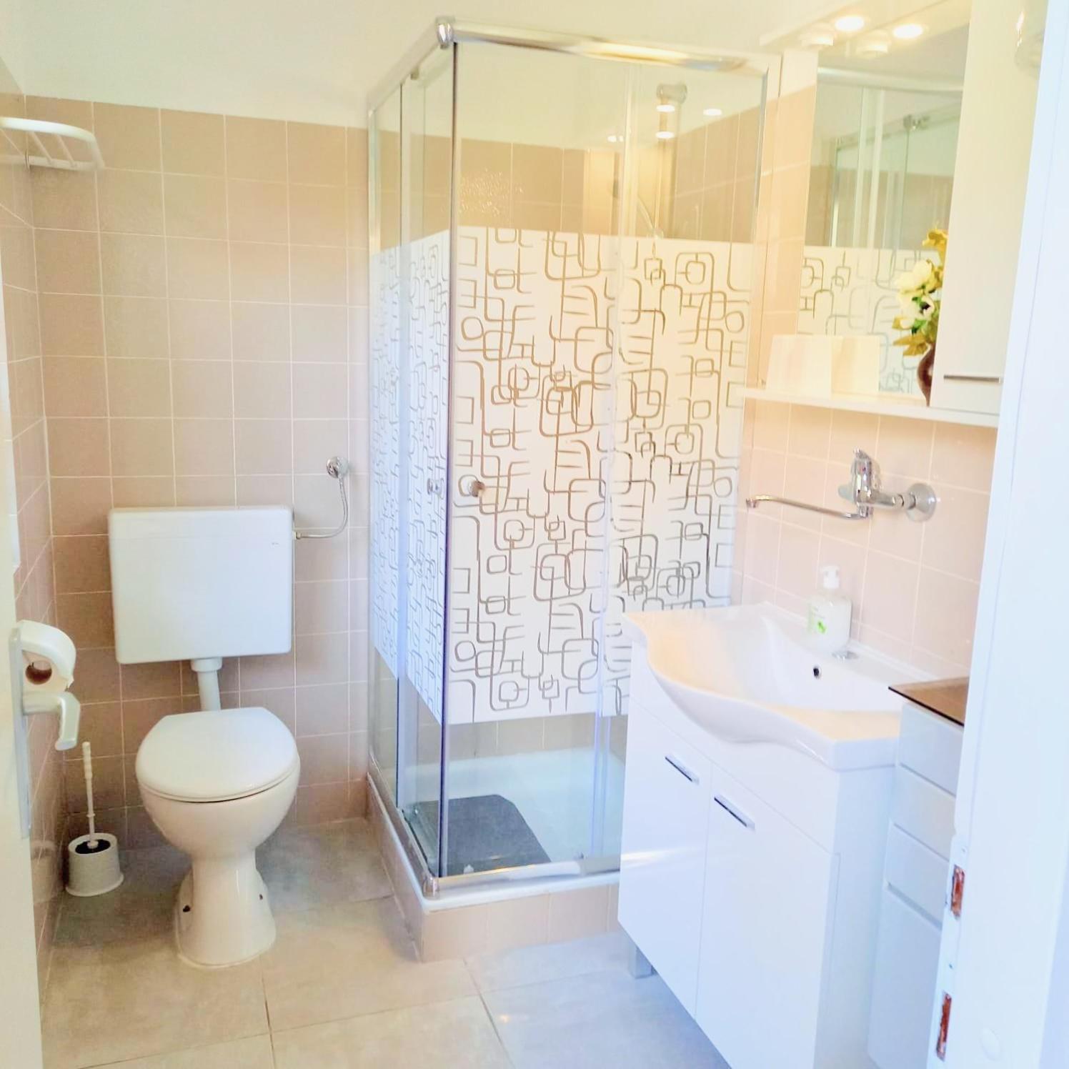 Miabella House - 2 Bedrooms And Terrace Brežice Eksteriør billede